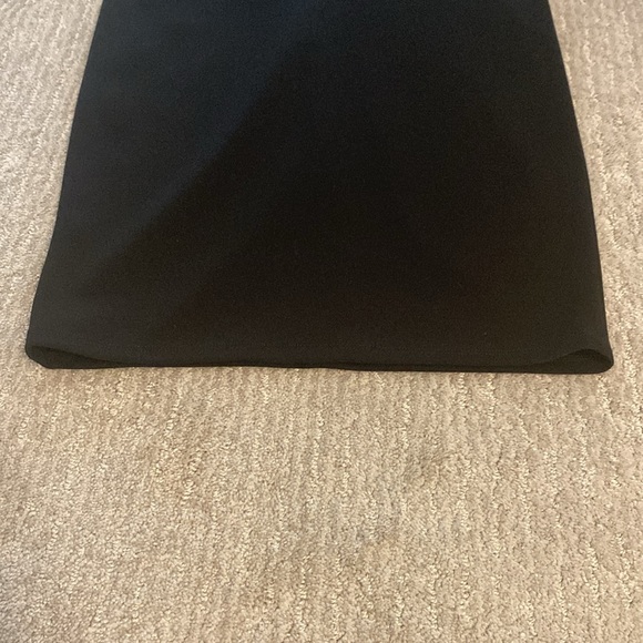 Eliza J off the shoulder little black dress size 6P - Picture 4 of 4